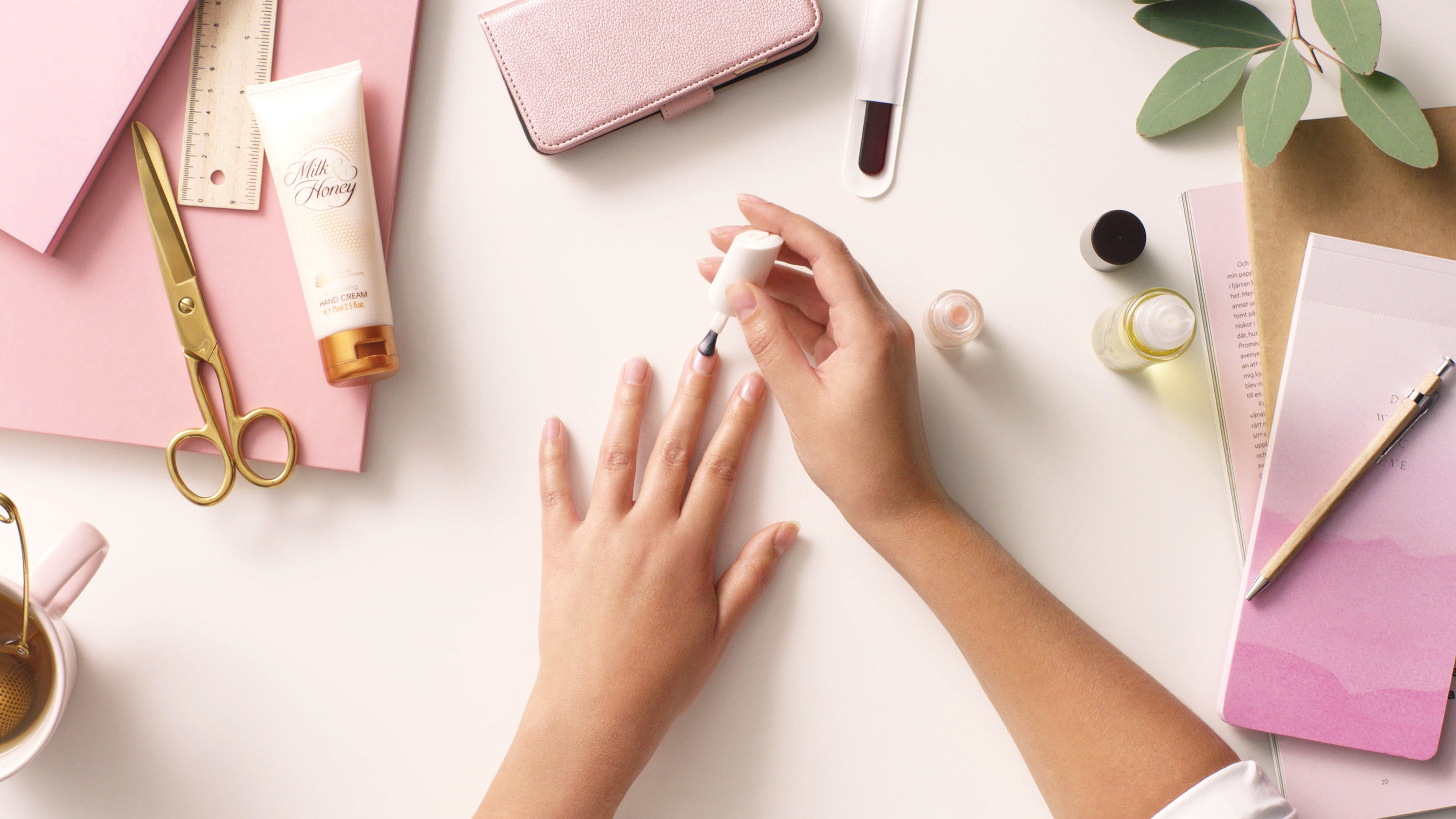 Quick At Home Nailcare | Oriflame Cosmetics